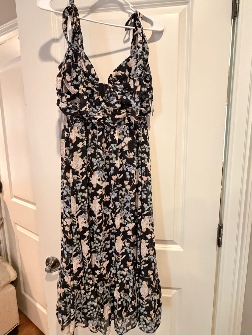 Lulus Lush Loveliness Black Floral Lurex Tie-strap Midi Dress - Size M - Picture 5 of 6